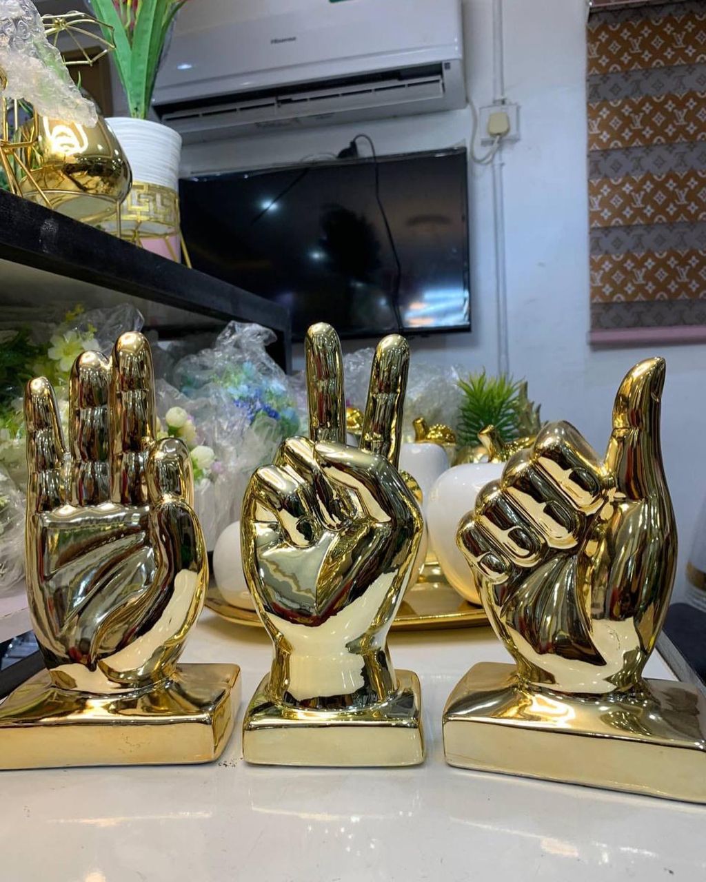 Finger Gesture Figurine Item | Buy Finger Gesture Figurine | SPOP Enterprise Global